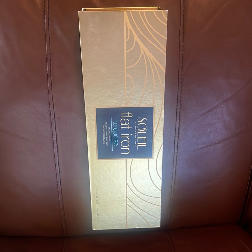 Brand New Unused High End Quality Flat Iron